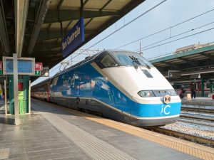 Sciopero treni l’11 giugno, stop di 8 ore contro nuovo servizio Intercity, Ministero: “Hanno ragione”