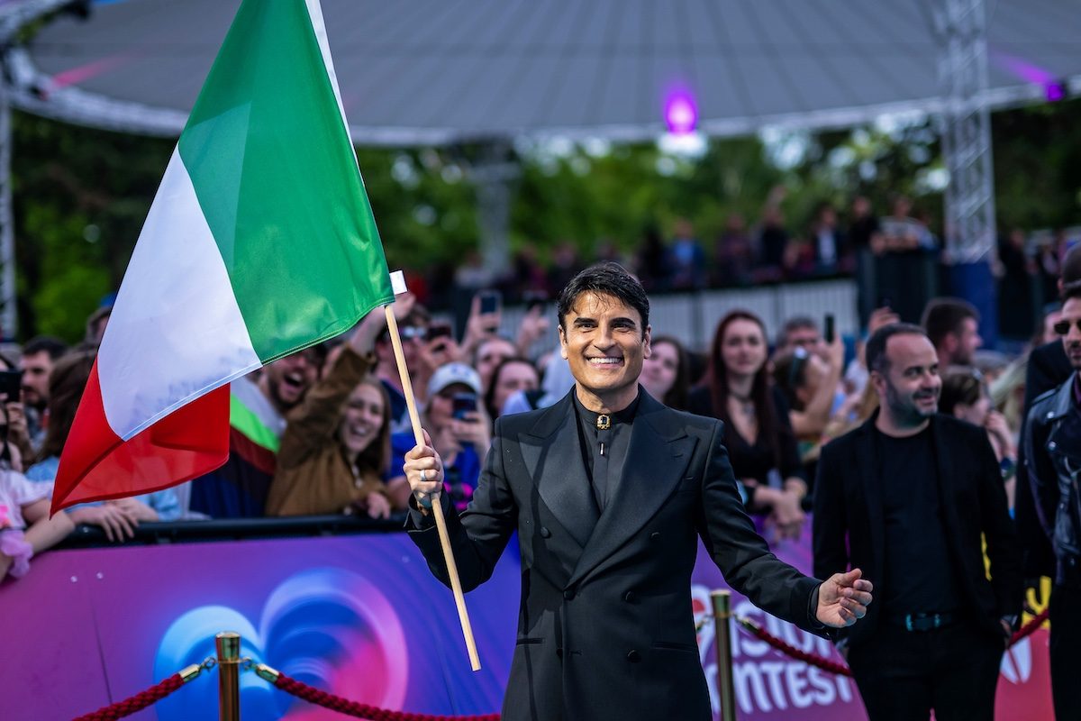 Sal Da Vinci sale nei pronostici per Eurovision 2026, ma è lontano dal podio: il televoto finale può aiutarlo