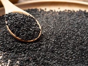Sesamo nero tostato richiamato per presenza di aflatossina B1 oltre i limiti: avviso del Ministero della salute