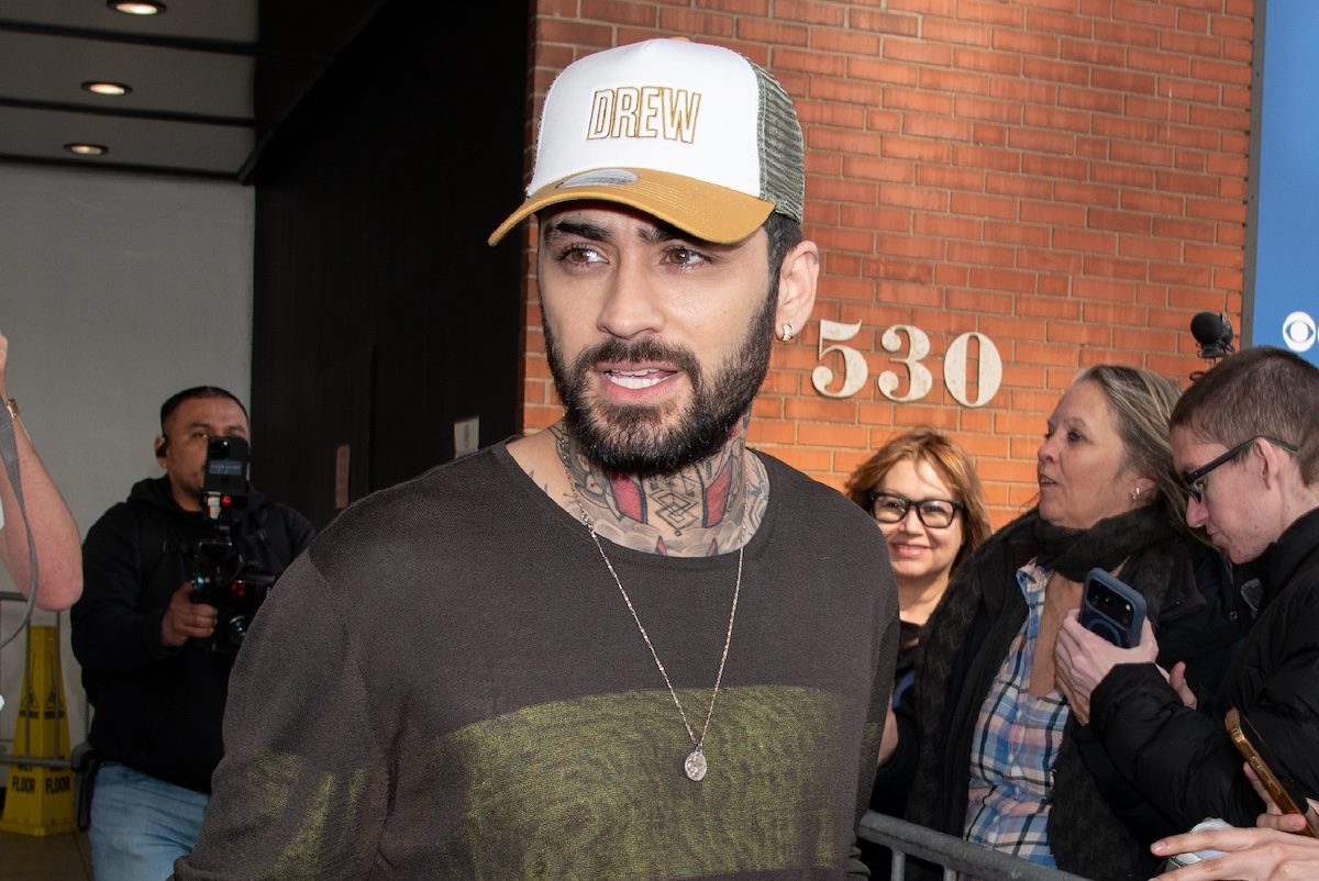 Zayn Malik cancella parte del suo tour mondiale dopo il ricovero: "Sono a casa a riprendermi"