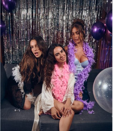 In foto Sarah Toscano, Clara e Federica Abbate