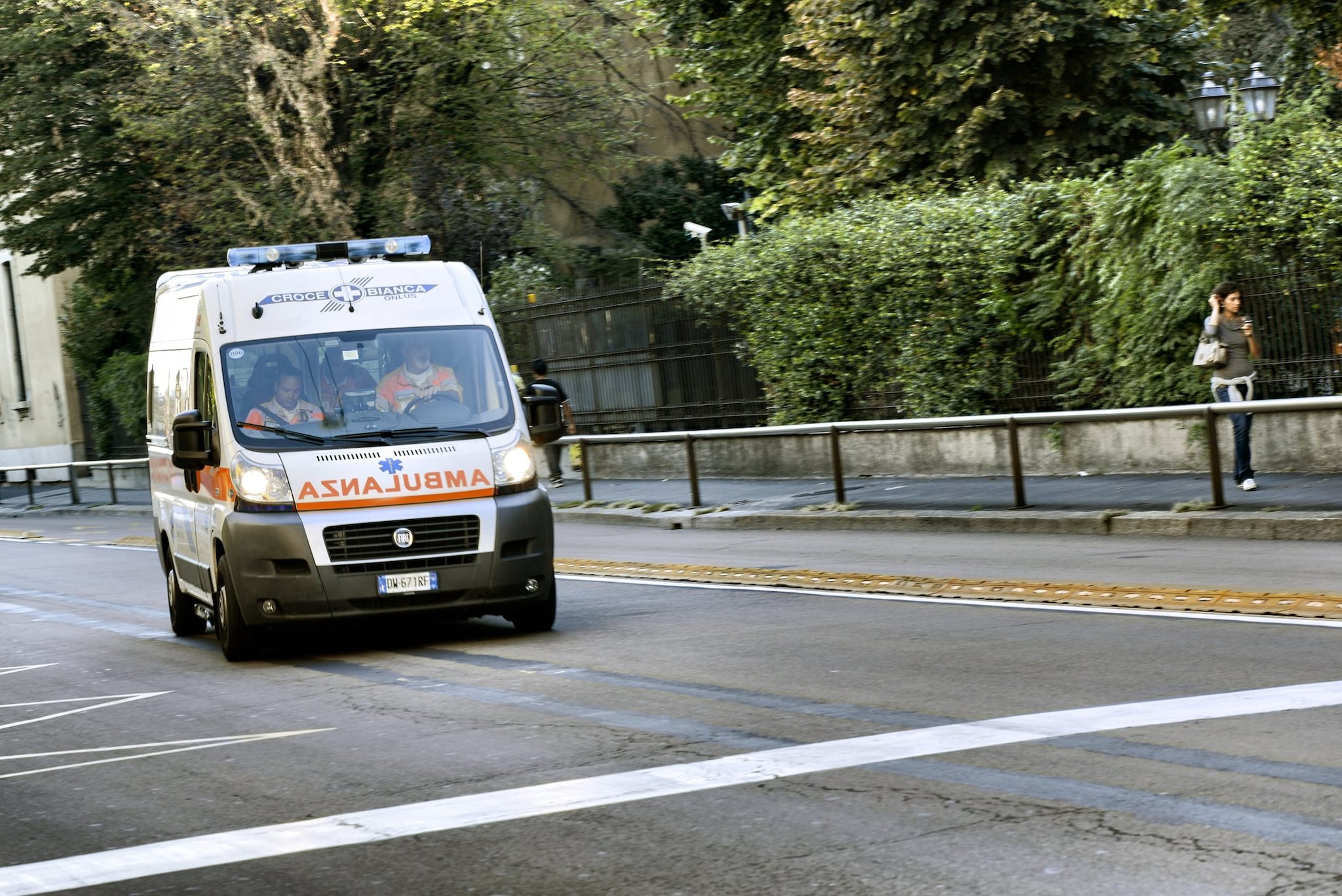 Donna travolta da un'automobilista a Caltanissetta, per il giudice era "distratta": non avrà risarcimento