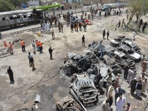Attentato esplosivo contro un treno militare in Pakistan