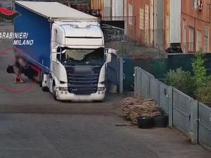 Trasporta dalla Spagna a Savona 170 kg di hashish nascosti tra i giocattoli: arrestato un camionista 57enne