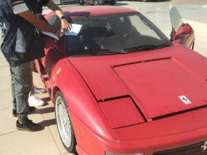 Vendono Ferrari F355 GTS ma in realtà è una Toyota ricostruita: scoperta dai finanzieri nell’autosalone a Catanzaro