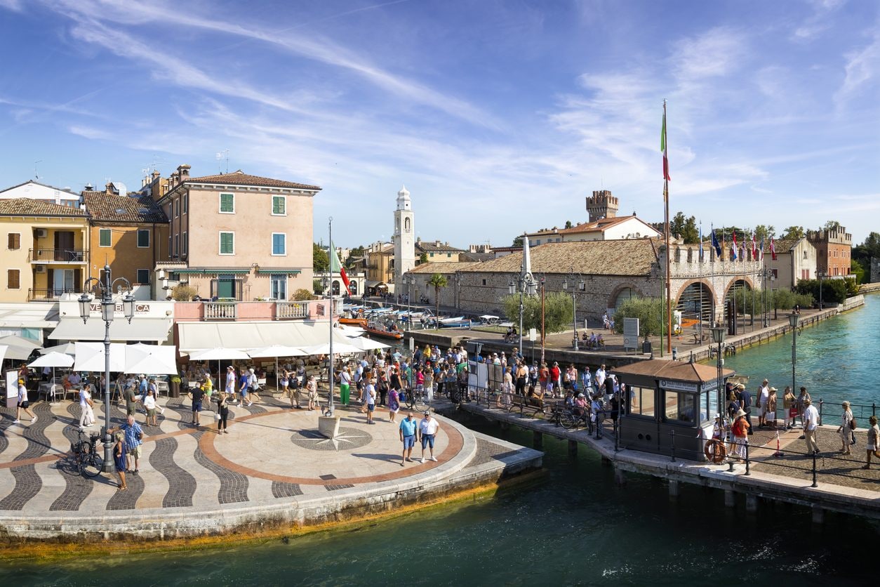 No alla musica "contro la morale", polemiche a Lazise contro il divieto comunale: "Allucinante"