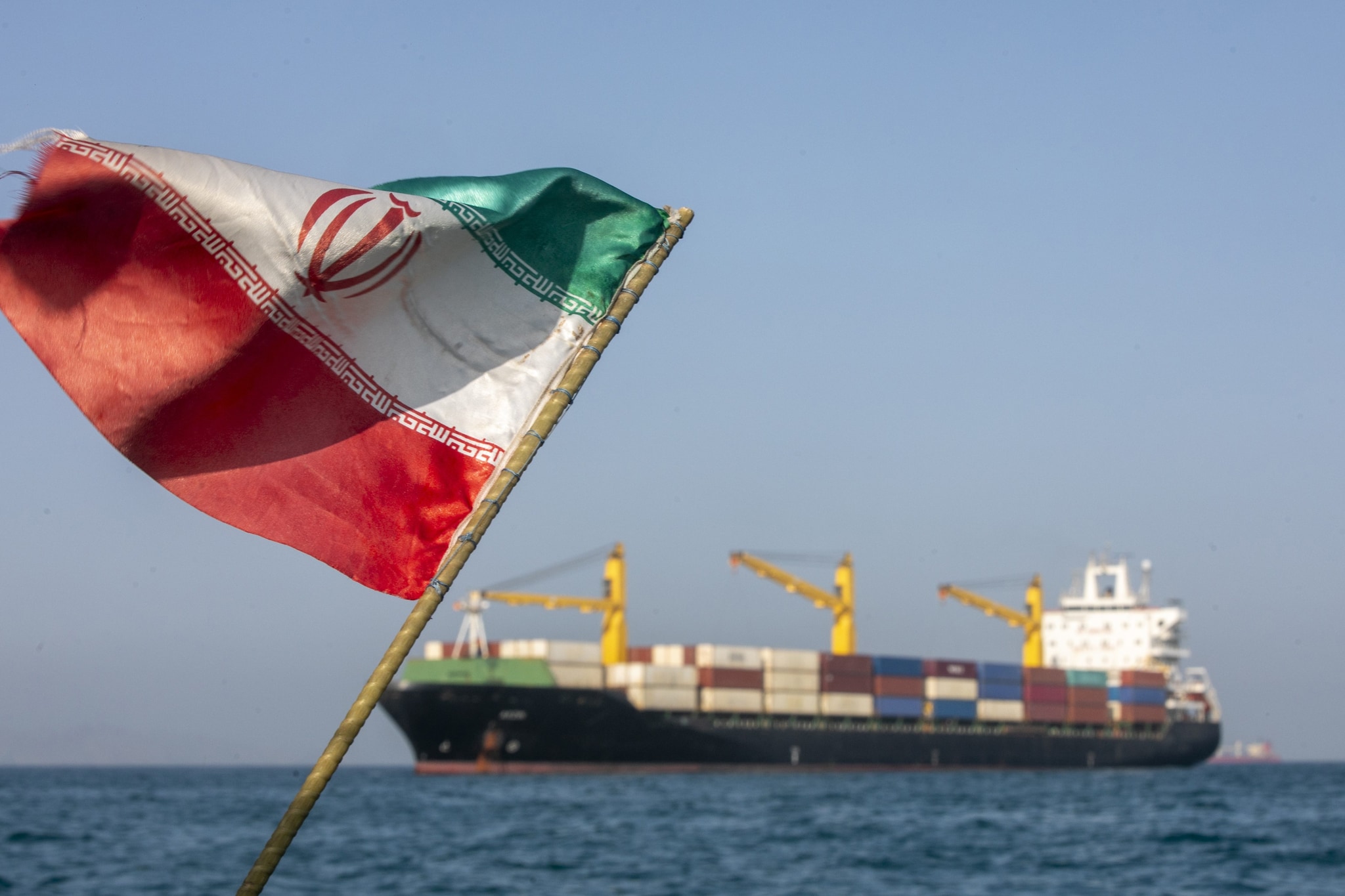 "Se la guerra USA- Iran contagia il Mar Rosso, per Italia crisi senza precedenti": l'allarme dell'analista Dentice