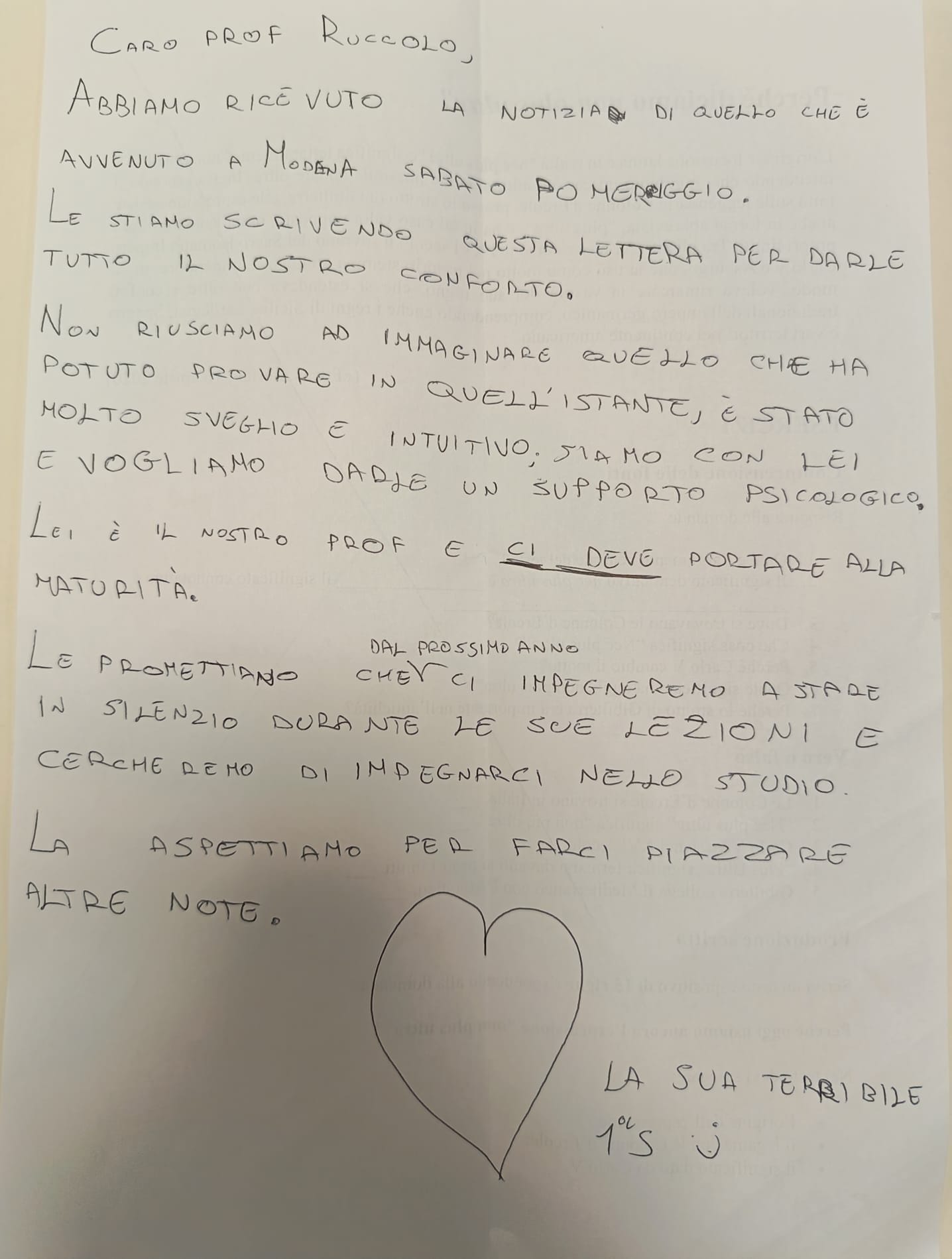 La lettera che il prof Silvano ha ricevuto dai suoi studenti il giorno in cui è rientrato a scuola dopo la strage di Modena