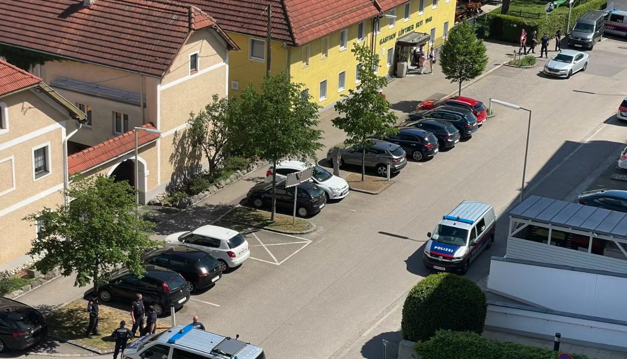 Va al ristorante con la moglie e la figlia: 88enne le uccide entrambe e poi si suicida a Linz