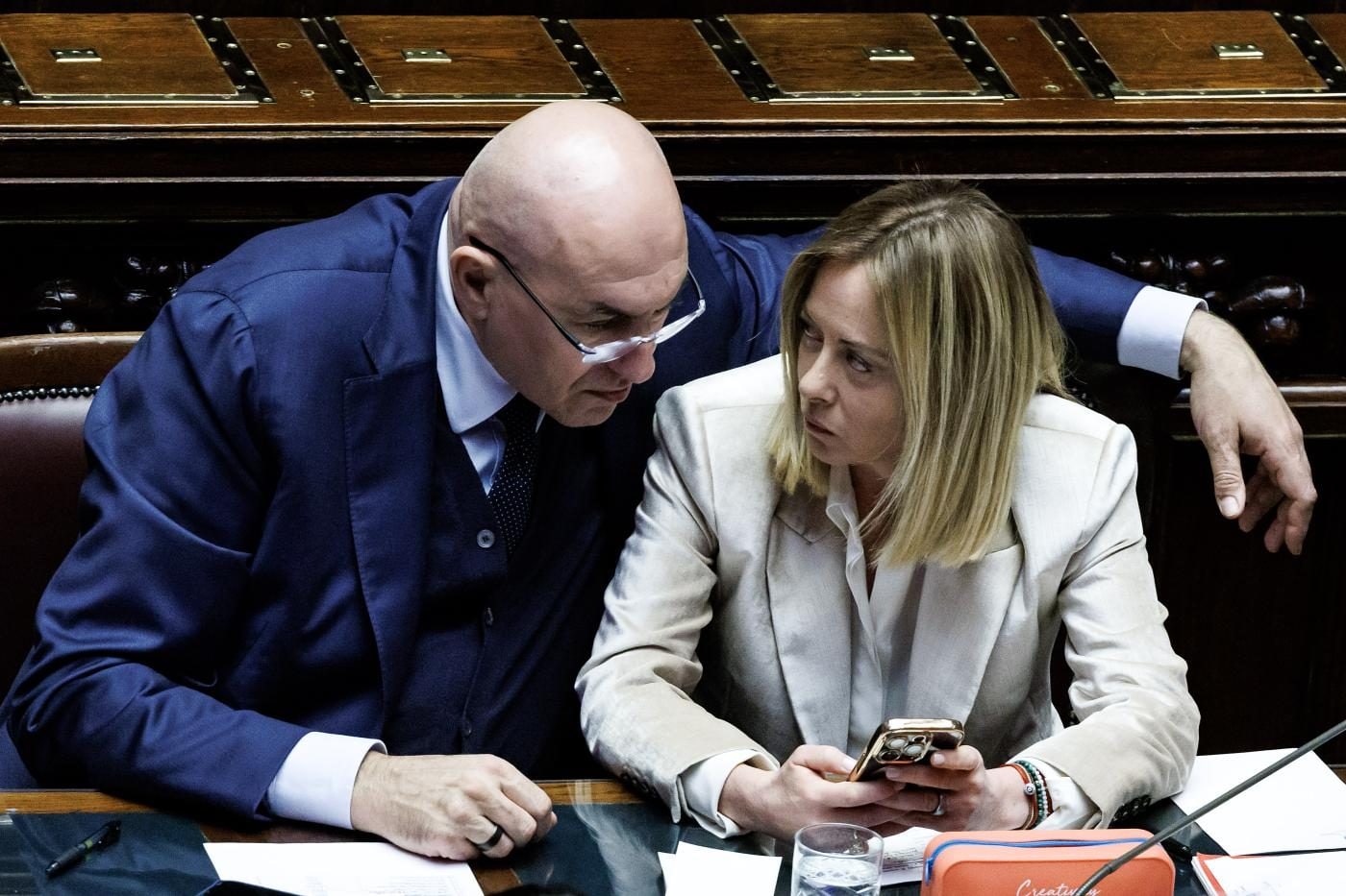 Perché Meloni frena il riarmo italiano: cosa è accaduto tra gli scontri con la Lega e il declino di Trump
