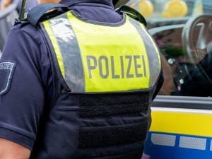 Fuga di sostanze chimiche da un’azienda di Norimberga: oltre 130 coinvolti, 29 feriti e 1 morto