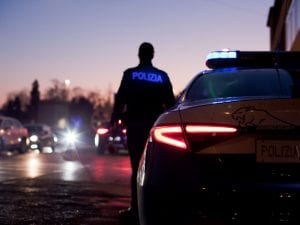 Agguati con kalashnikov ed estorsioni agli imprenditori: 18 misure cautelari a Foggia