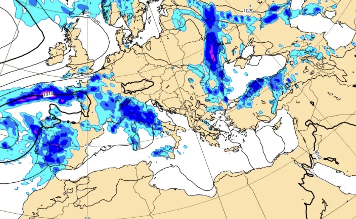 Previsioni meteo, weekend all'insegna dell'instabilità: sabato breve pausa con il sole, poi tornano le piogge