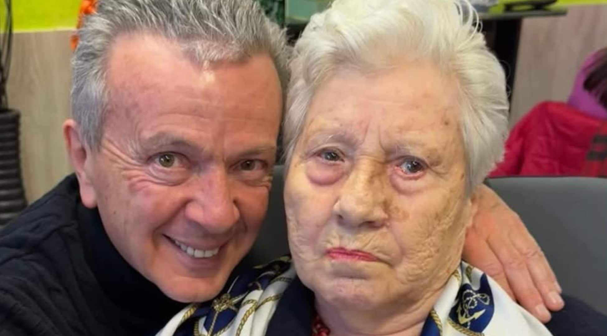Pupo annulla lo spettacolo del 19 maggio a Napoli: “Mia madre sta per andarsene, non riesco a esibirmi”