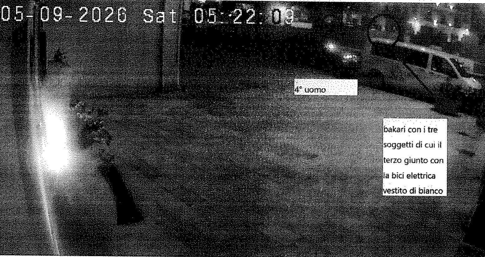 Frame di uno dei video ripresi dalle telecamere di videosorveglianza poste sul luogo dell’omicidio del 35enne Bakari Sako.