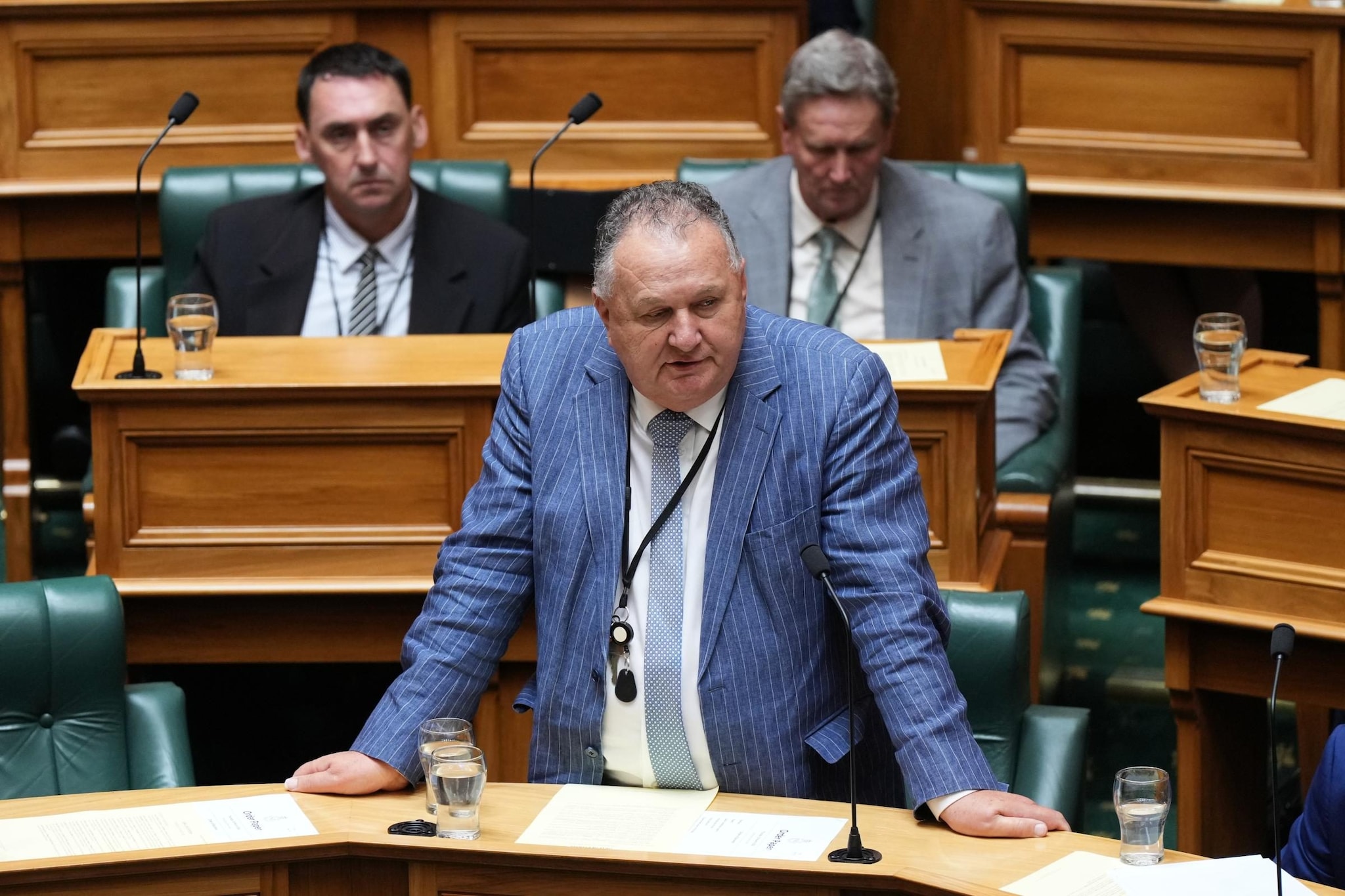 Il primo ministro Shane Jones nel Parlamento neozelandese