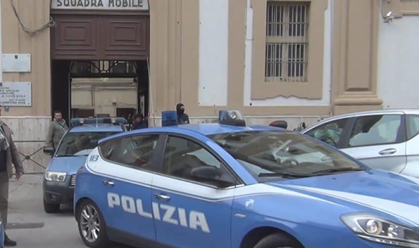 Sedicenne uccide un uomo di 69 anni a Palermo e poi si costituisce: "Mi ha fatto delle avances sessuali"
