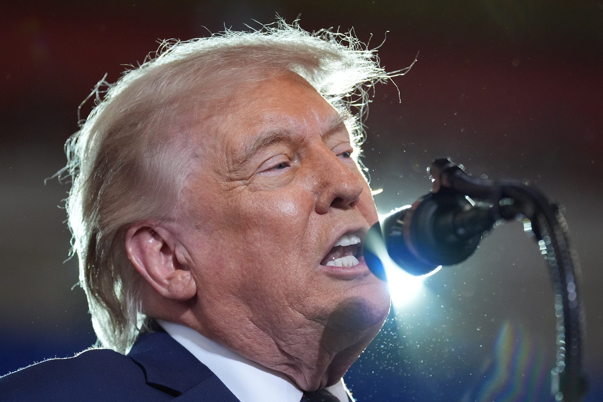 Iran, la guerra in diretta: “Trump prepara operazione militare di grande portata”, Araghchi: “Usa sabotano colloqui di pace”