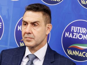 Sondaggi politici, Vannacci strappa voti al centrodestra (ancora in calo): Futuro Nazionale è al 4%