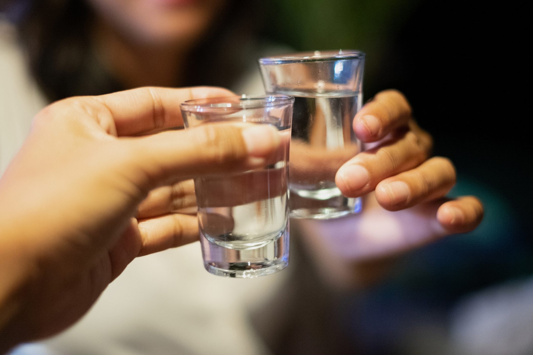 Ostuni, nasconde vodka in una borraccia mentre è in gita con la scuola: 15enne ricoverata in coma etilico