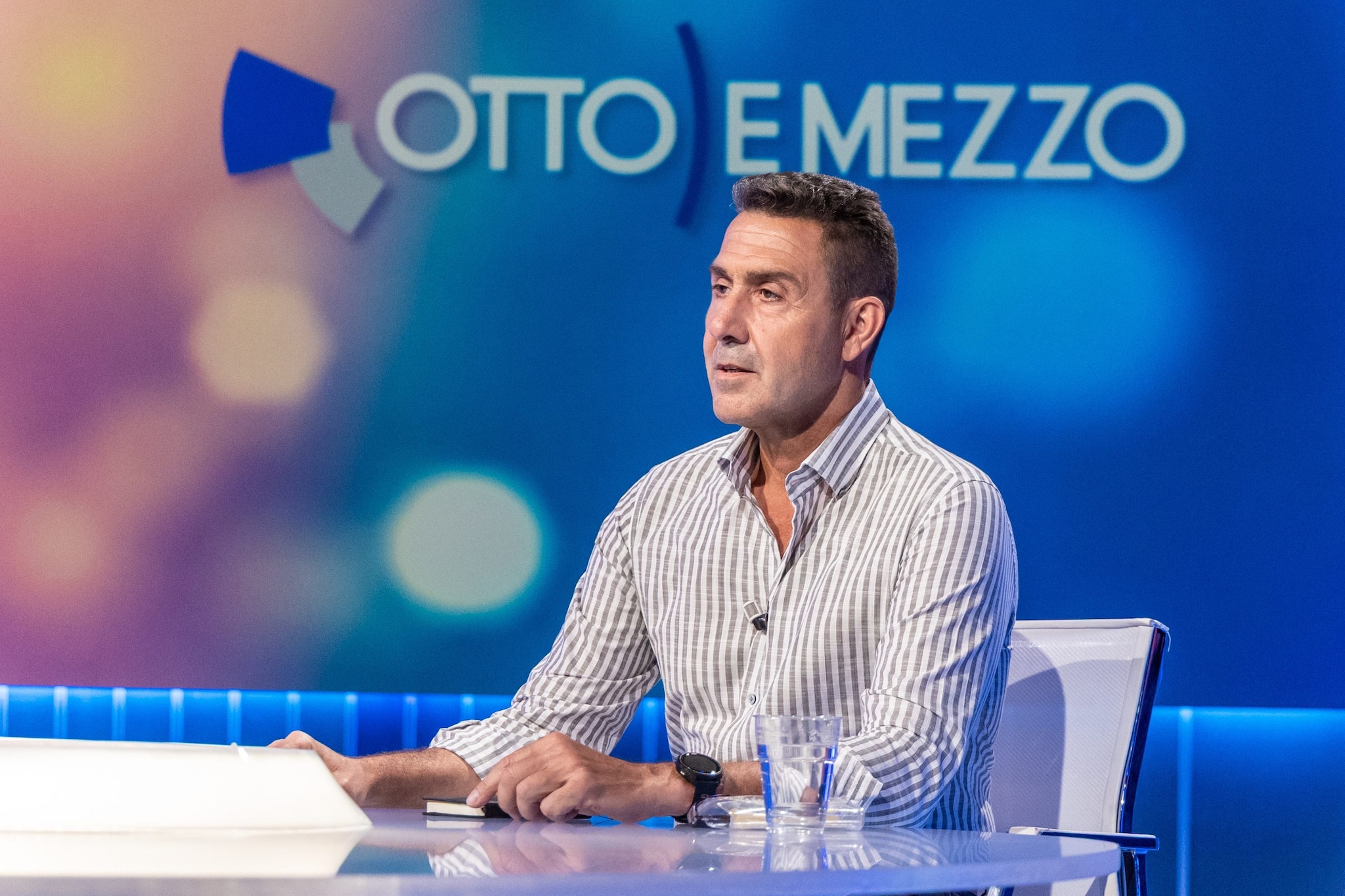 “Gli omosessuali possono guidare” e non solo: le frasi imbarazzanti di Vannacci a Otto e Mezzo