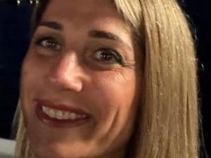Accoltellata dal fratello con disturbi psichici: “Voleva una strage a Modena, nessuno è intervenuto per anni”