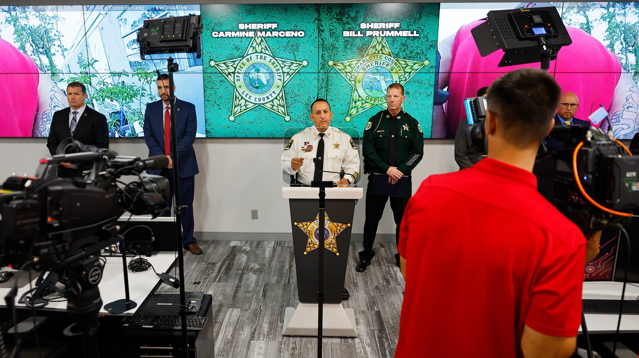 Florida, avvolge il cadavere della madre nel tappeto e lo getta nel fiume: svuota i conti per comprare un camper