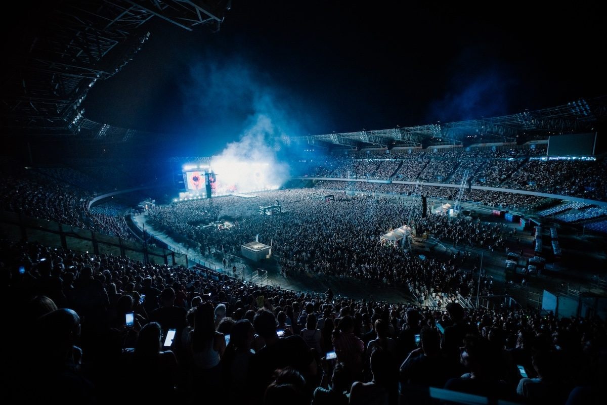 Max Pezzali al Maradona di Napoli – ph Francesco Colombo