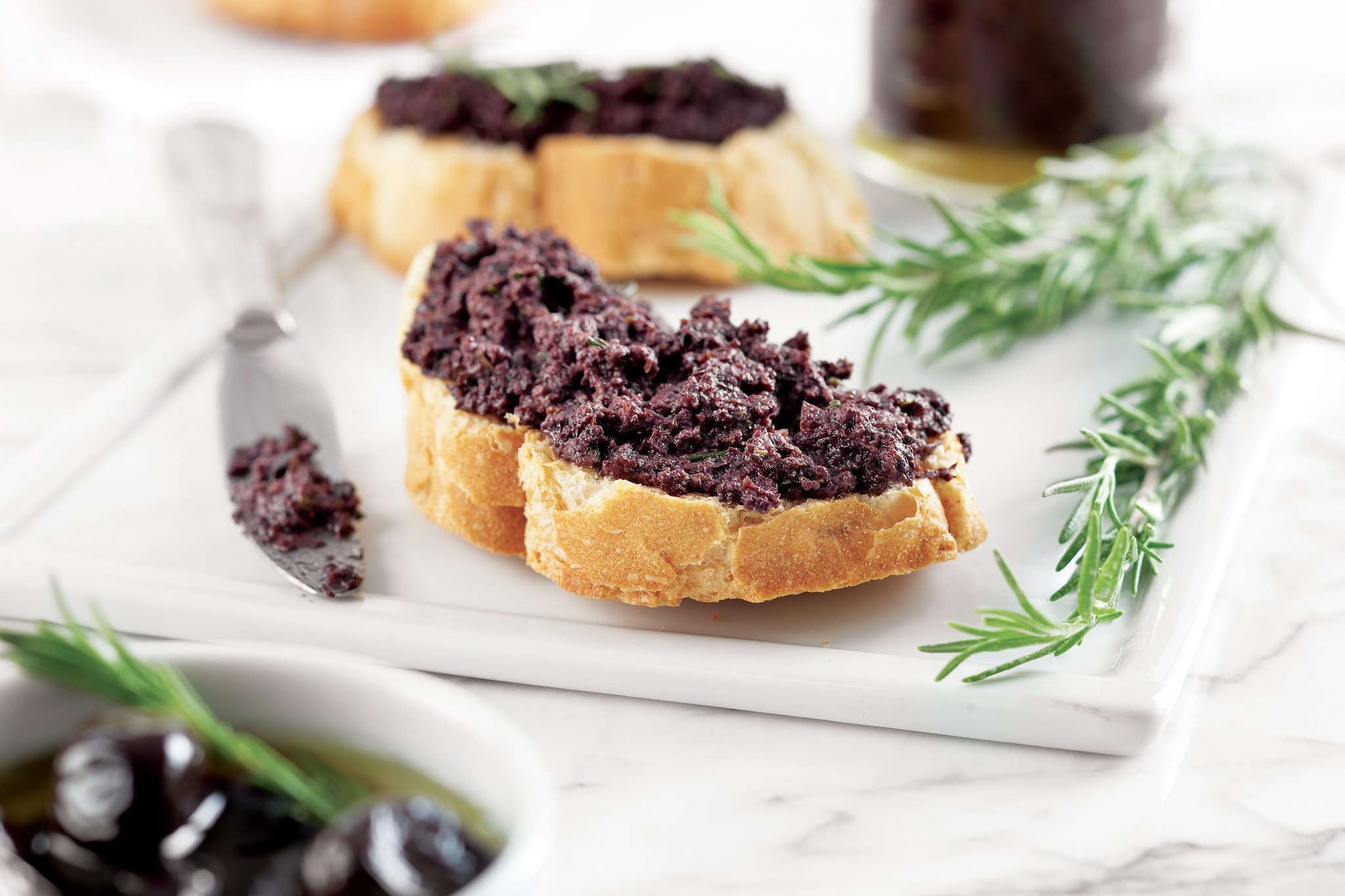 Paté di olive richiamato per presenza di frammenti di noccioli: l’avviso di Esselunga