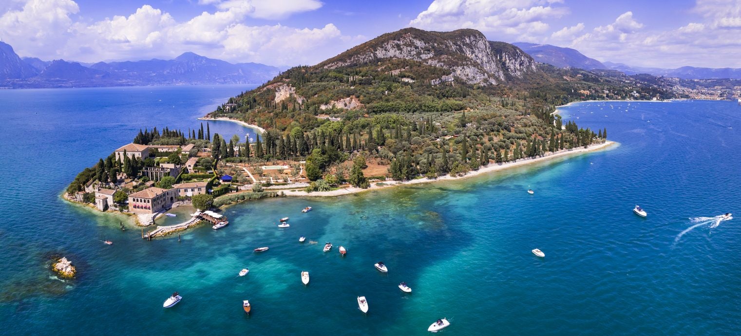 Nel lago di Garda il cadavere di una giovane, aveva detto che sarebbe andata con un'amica: disposta autopsia