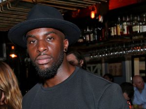 Talay Riley ucciso a coltellate a 35 anni, aveva s