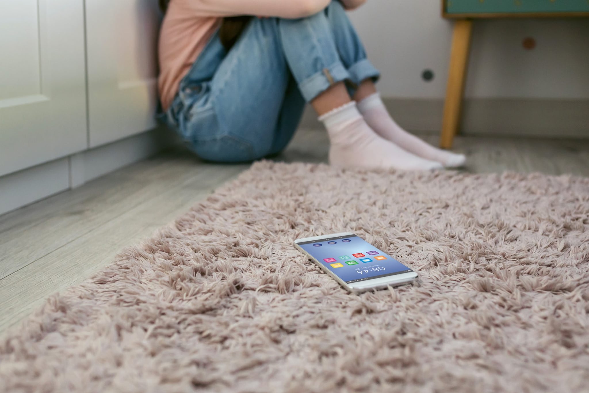 Adesca ragazzina 13enne sui social e ne abusa per due anni: 38enne arrestato a Cagliari