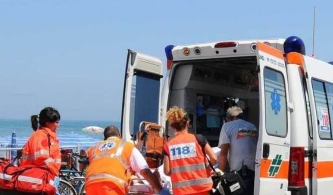 Tragedia in Sardegna: turista 27enne muore tra gli scogli a Cala Cartoe, lo trovano dopo diverse ore