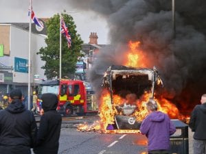 Cosa succede a Belfast: rifugiato tenta di uccider