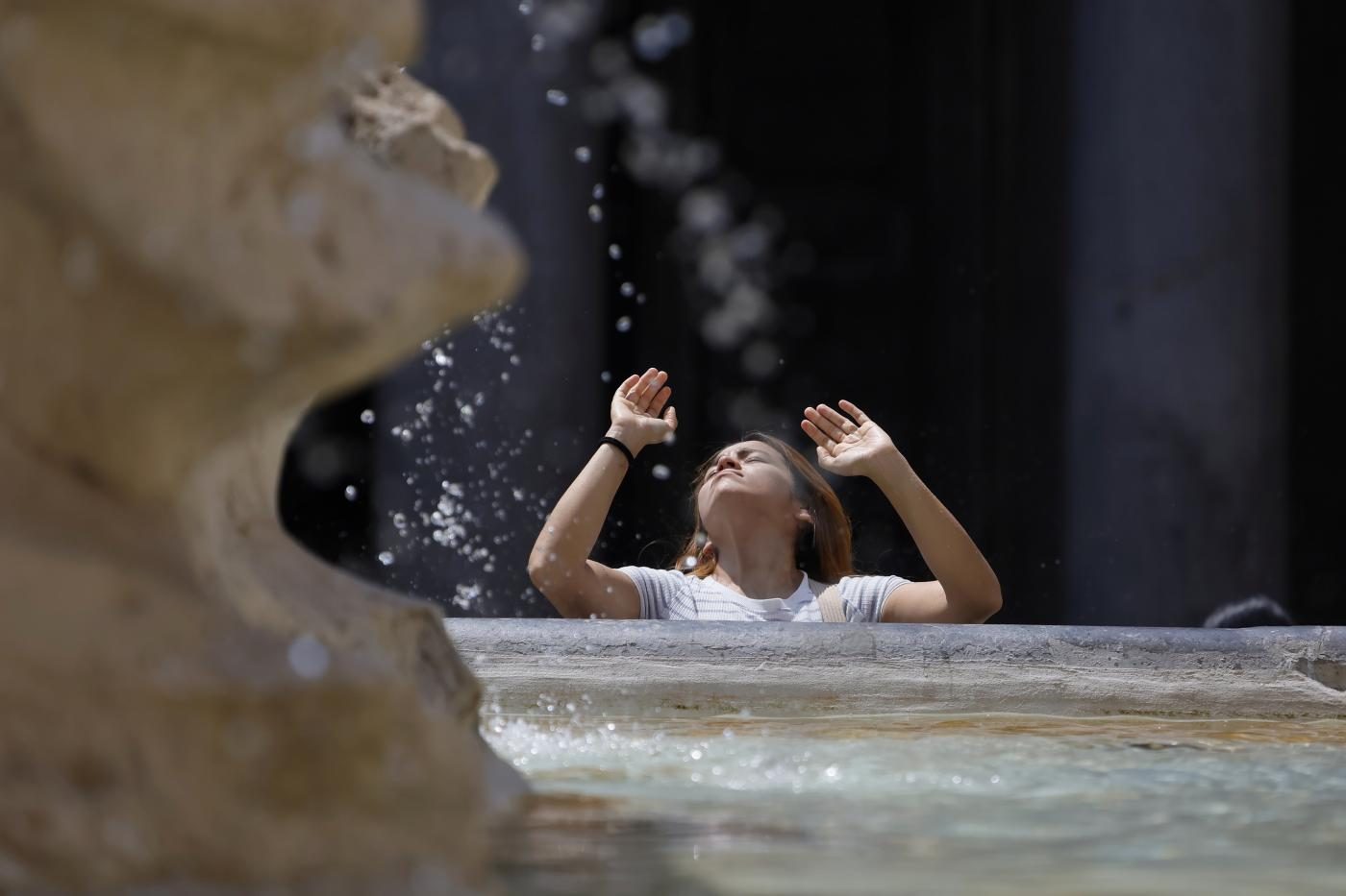 Ma come mai ci sono 35 gradi in primavera e di cambiamento climatico non parla più nessuno?