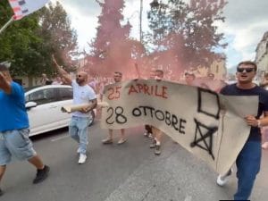 Comunali, vince la candidata di FdI e in piazza sp