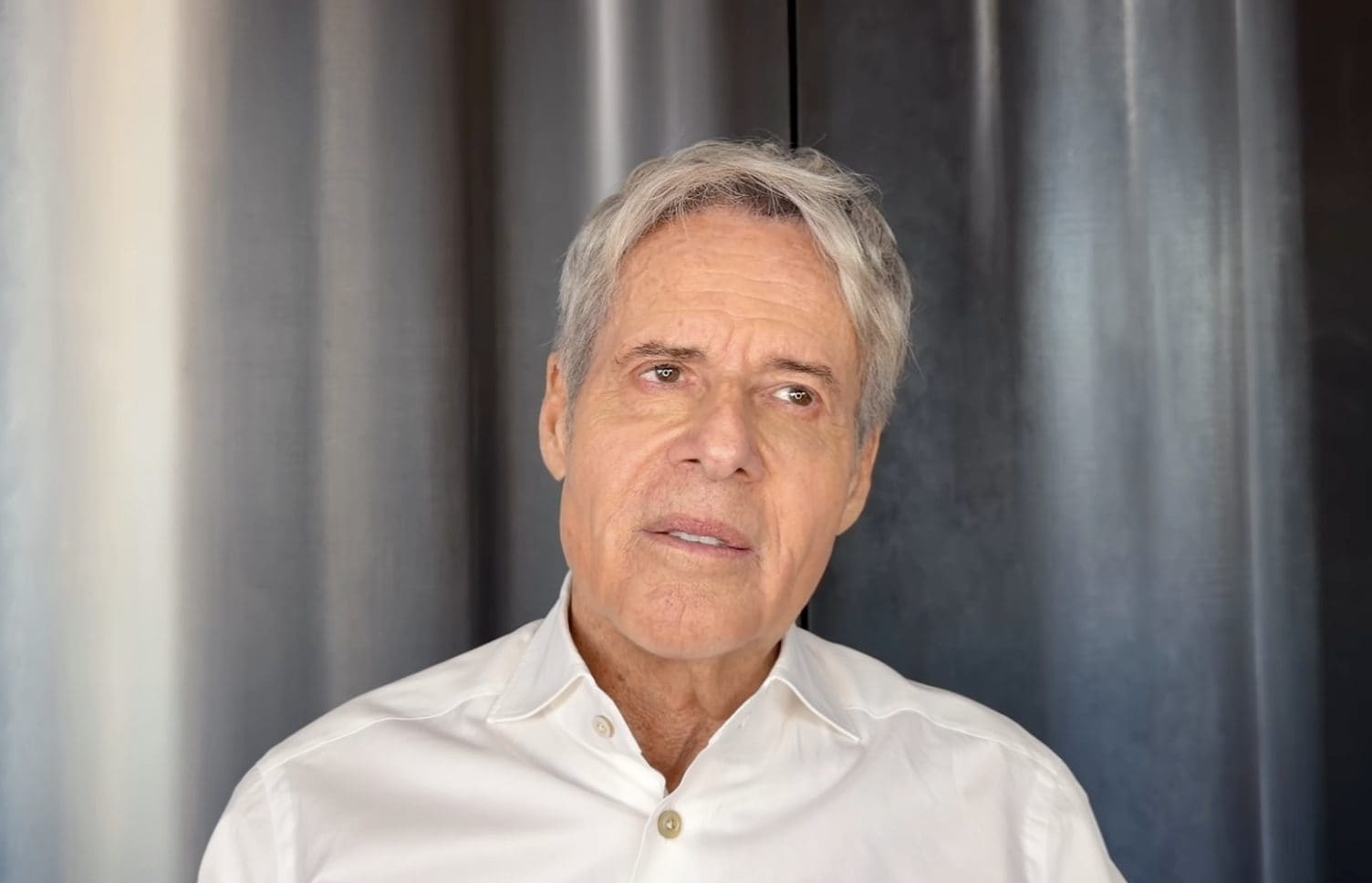 Claudio Baglioni rinvia il tour per una polmonite interstiziale acuta: "Devo stare al meglio"