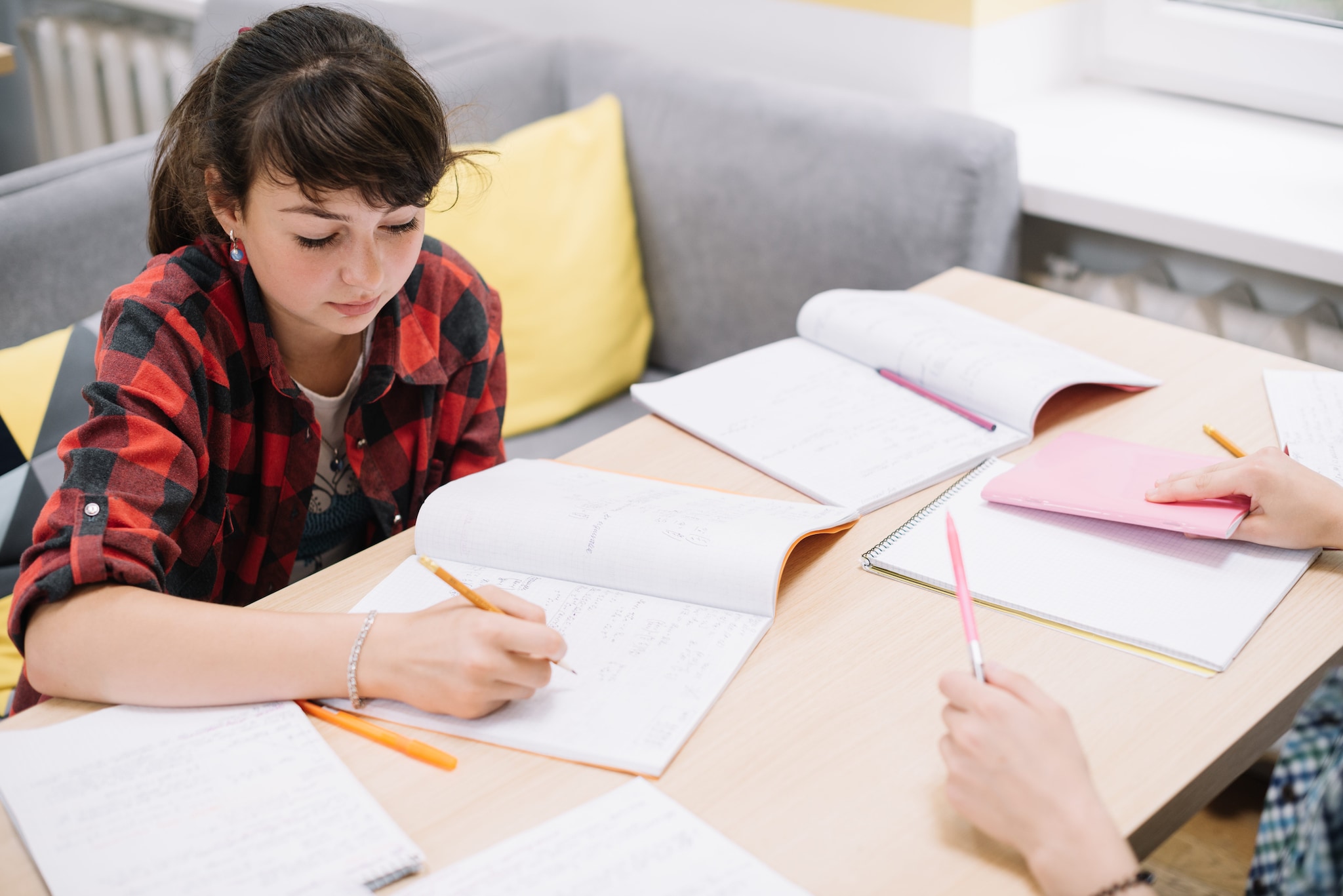 Stiamo diventando tutti dislessici e disgrafici? Cosa c'è dietro al boom di certificazioni a scuola