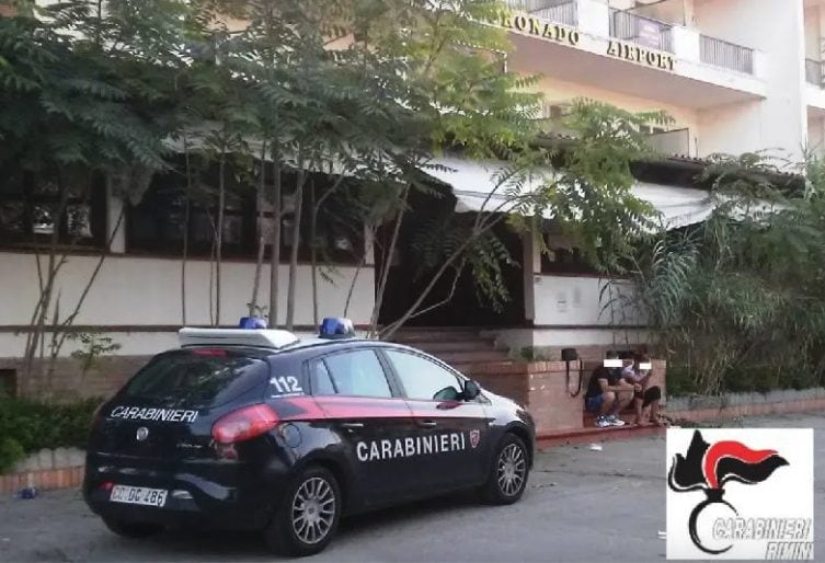 Rimini, lite tra senza fissa dimora nell’ex hotel Coronado: 45enne in coma dopo colpi di spranga