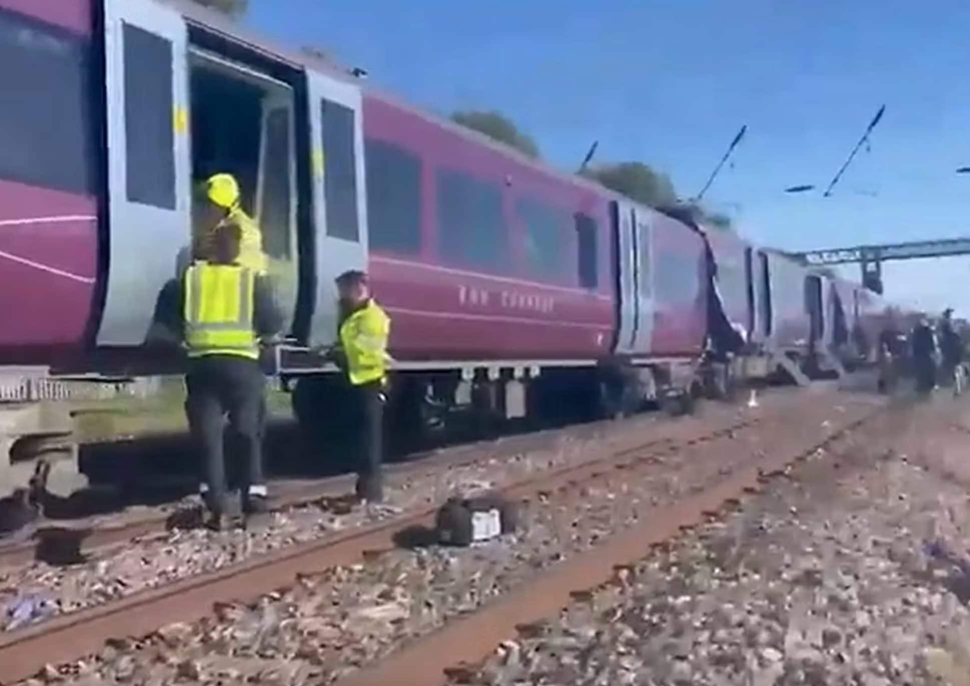 Scontro tra due treni nel Bedfordshire, vicino Londra: traffico ferroviario bloccato, diversi feriti