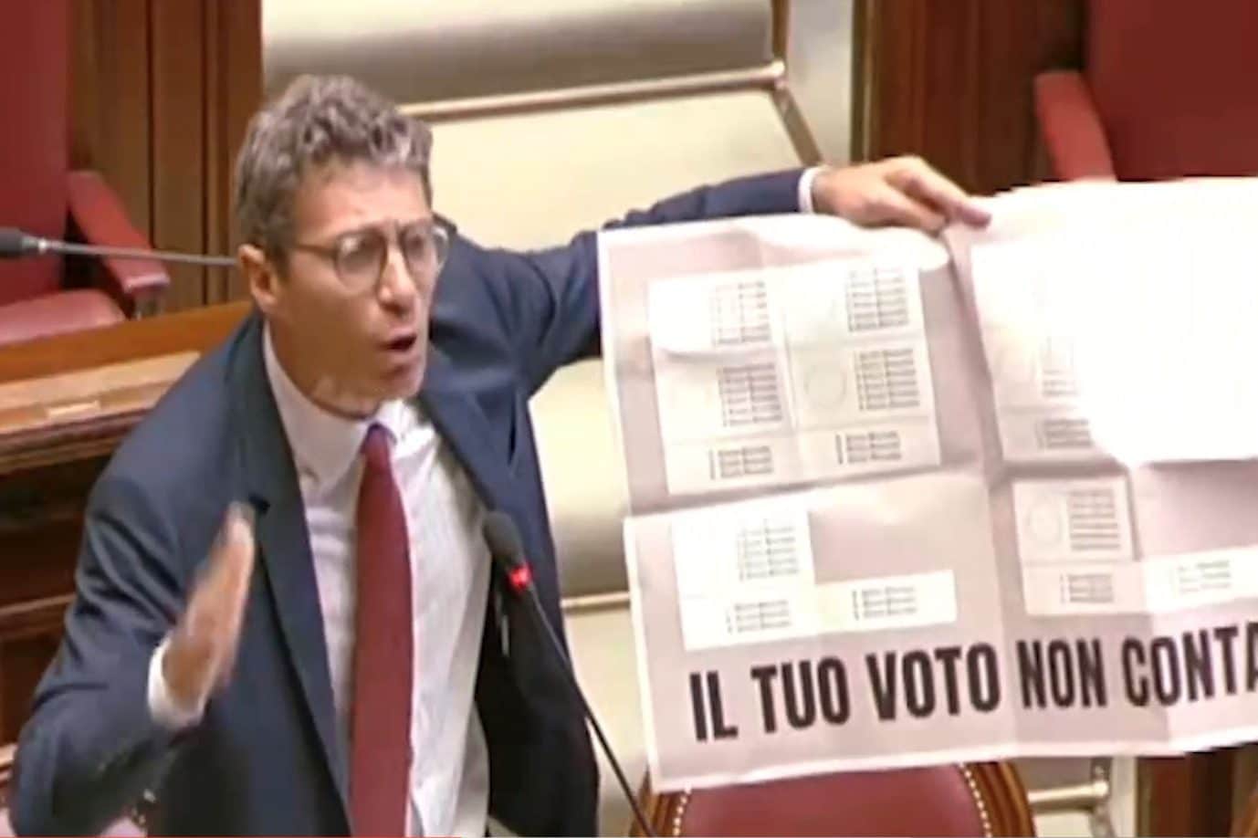 Governo Meloni, legge elettorale in Aula alla Camera, Magi espulso. Vannacci incalza la premier: "No voto segreto su preferenze": news in diretta