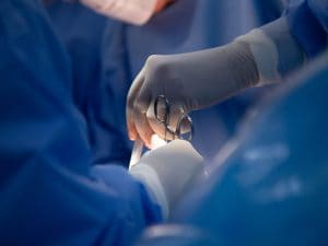 Neonata invalida per un errore medico durante il parto, 700mila euro di risarcimento ai genitori dopo dieci anni