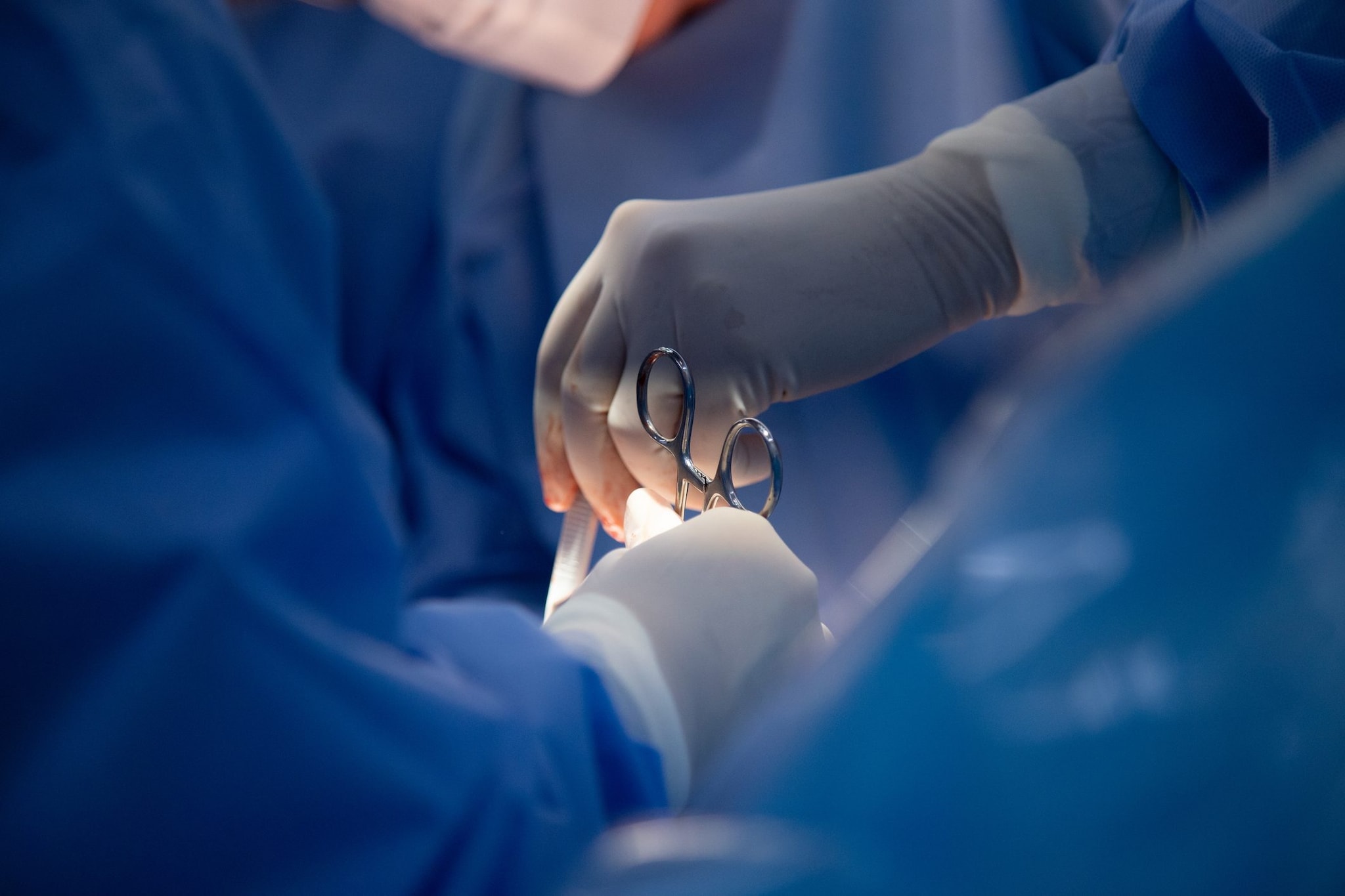 Neonata invalida per un errore medico durante il parto, 700mila euro di risarcimento ai genitori dopo dieci anni