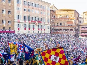 https://staticfanpage.akamaized.net/wp-content/uploads/2026/06/palio-di-siena-300x225.jpg