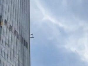 Incidente aereo contro un grattacielo a Pechino