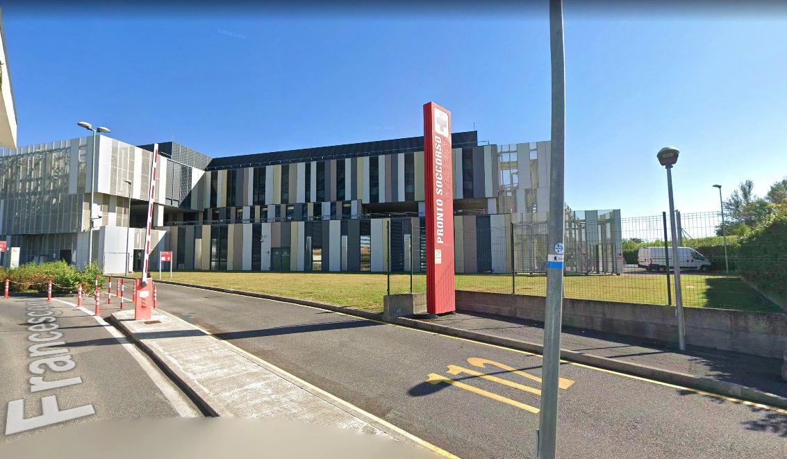 Dopo 3 ore di attesa esce confuso dal pronto soccorso di Lucca e muore investito: Asl condannata a risarcire