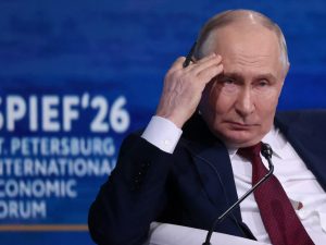 Il consigliere del Cremlino: “Putin sa che non può schiacciare l’Ucraina. Vuole il Donbass in cambio della pace”