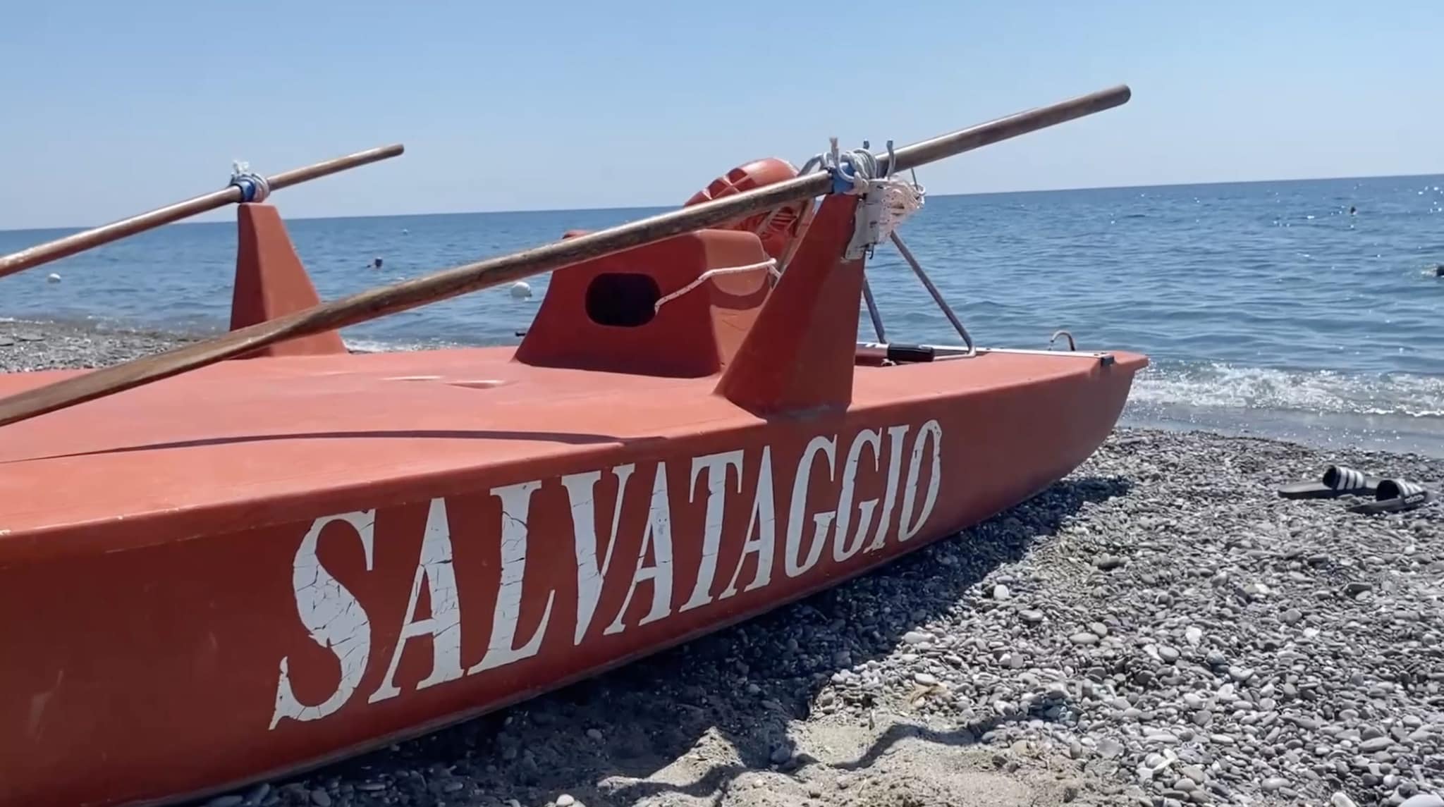 Metaponto, il 16enne Daniele salva mamma e figlio che stavano annegando: "Non ho fatto niente di eroico"
