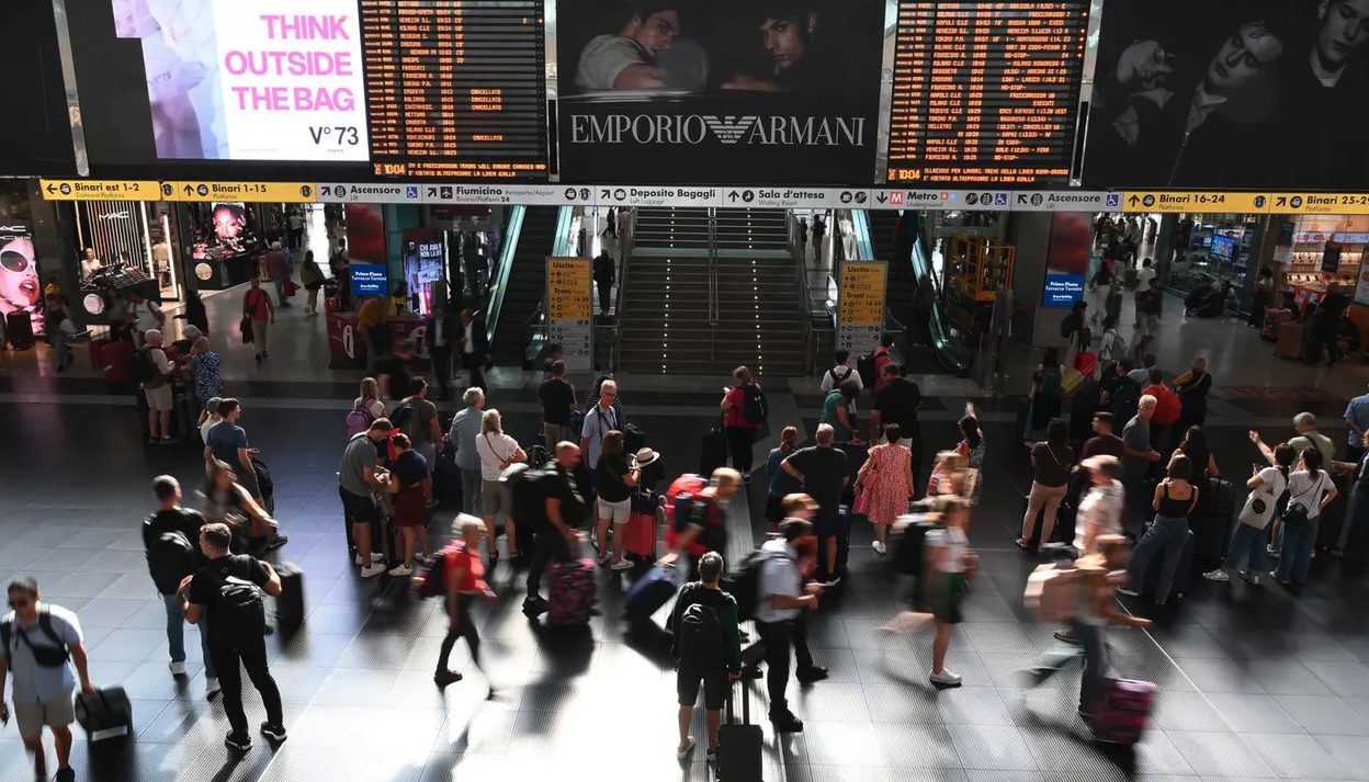 Sciopero treni l'11 e 12 giugno, si fermano Trenitalia, Italo e Trenord: orari e fasce di garanzia