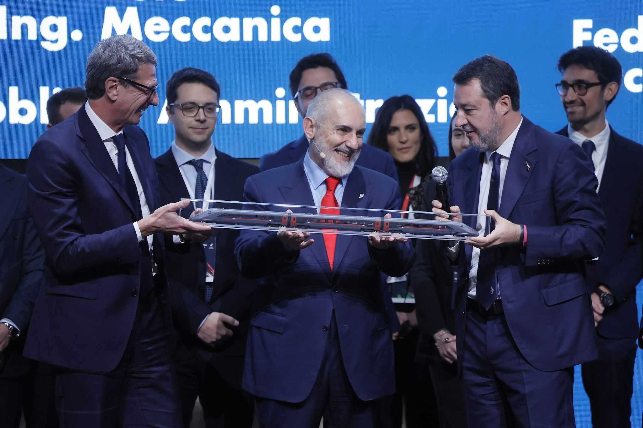 Si dimette Stefano Donnarumma, Strisciuglio nuovo ad di Fs. Opposizioni: "Salvini ha fallito come ministro"
